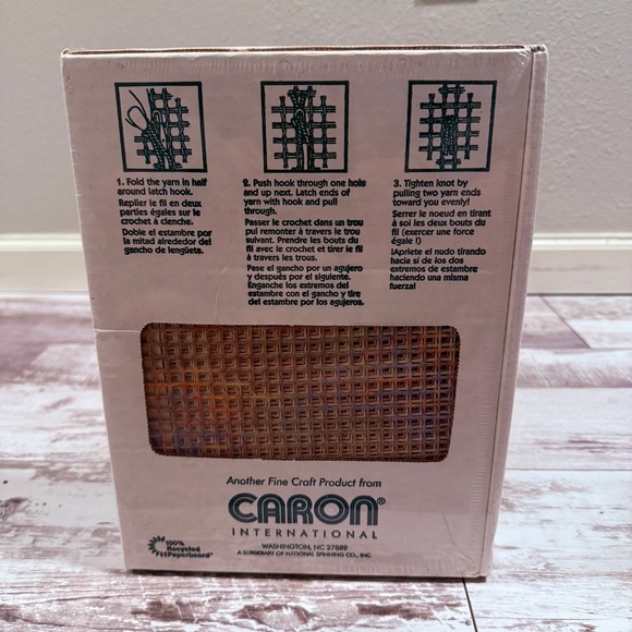 WonderArt Puppy Love Latch Hook Kit 12" x 12" SEALED Dog Craft Set Vintage New - Picture 2 of 2